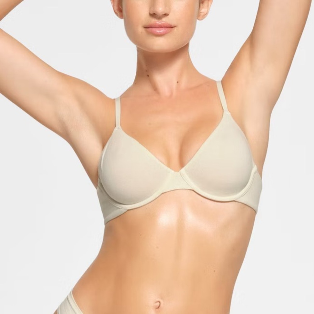 SKIMS Cream Bra